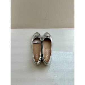 Clarks Couture Bloom Silver leather flats, size 7, NIB